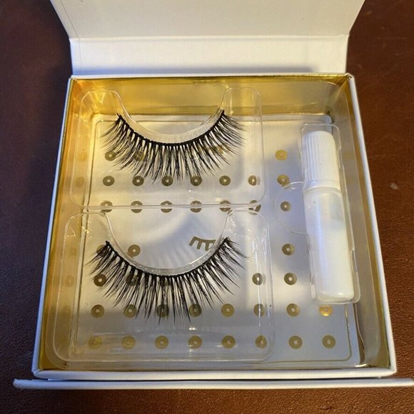 BATTINGTON Lashes Monroe 3D Silk Lashes and Glue Kit | Multi-use | NEW in Box - Picture 5 of 7